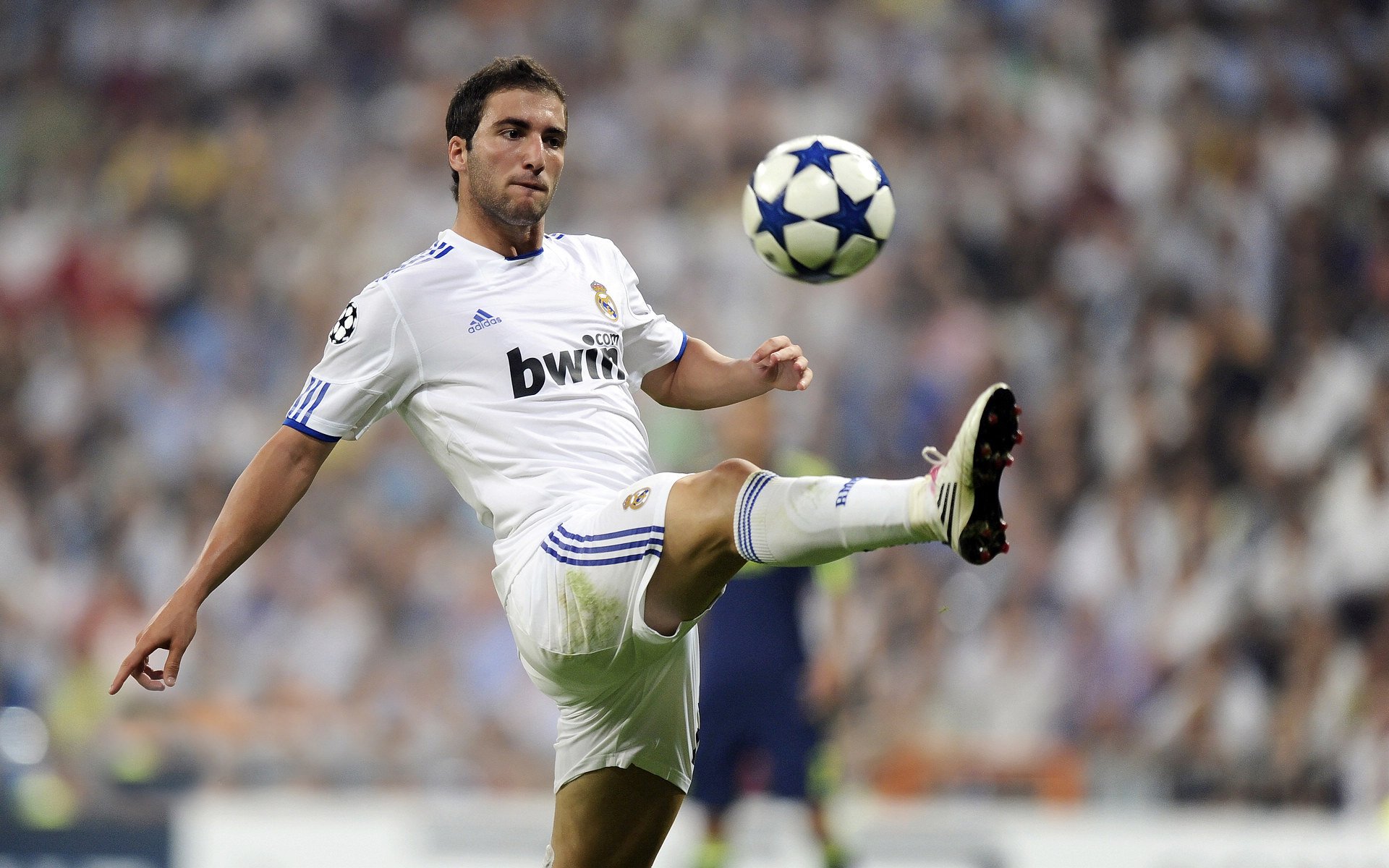 2020年复赛:库里用“火球”投篮不断刷新NBA历史小纪录,引领联盟新风潮