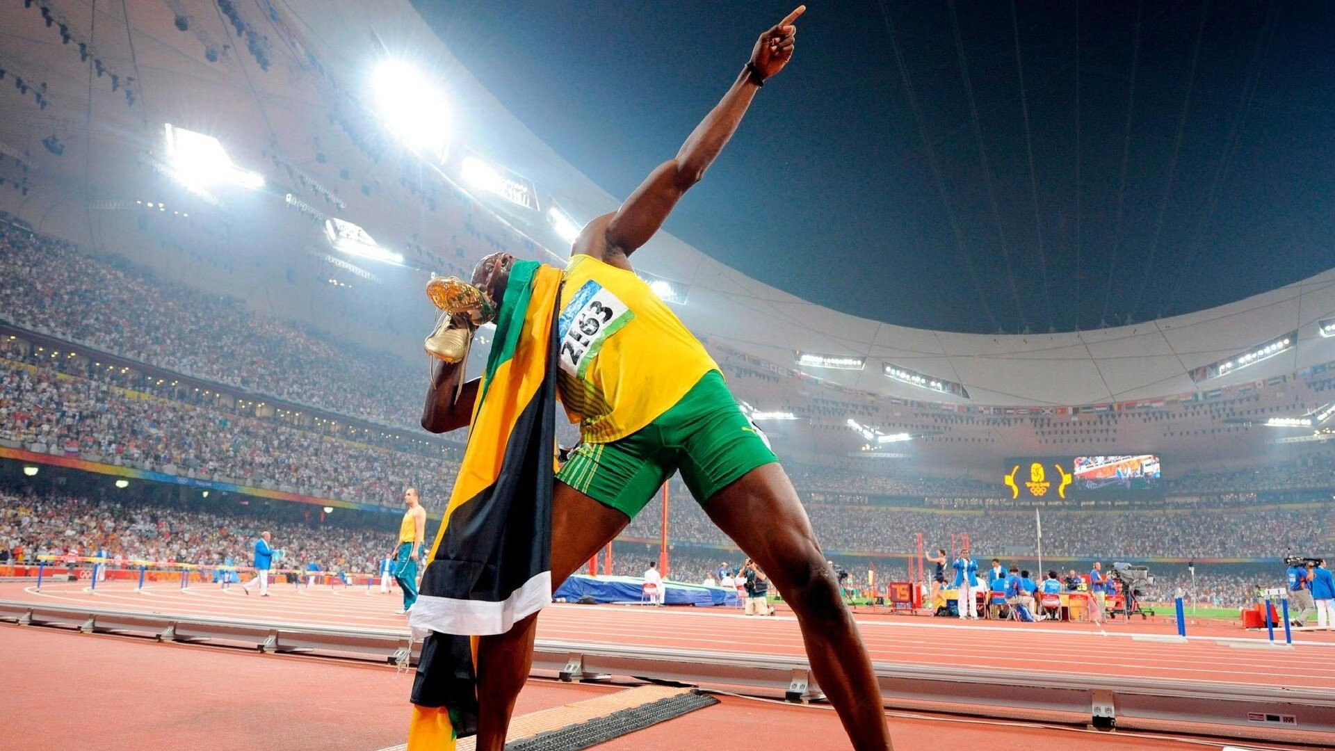 “宽板滑水：东三叉湖赛场掀起水上竞技风暴”